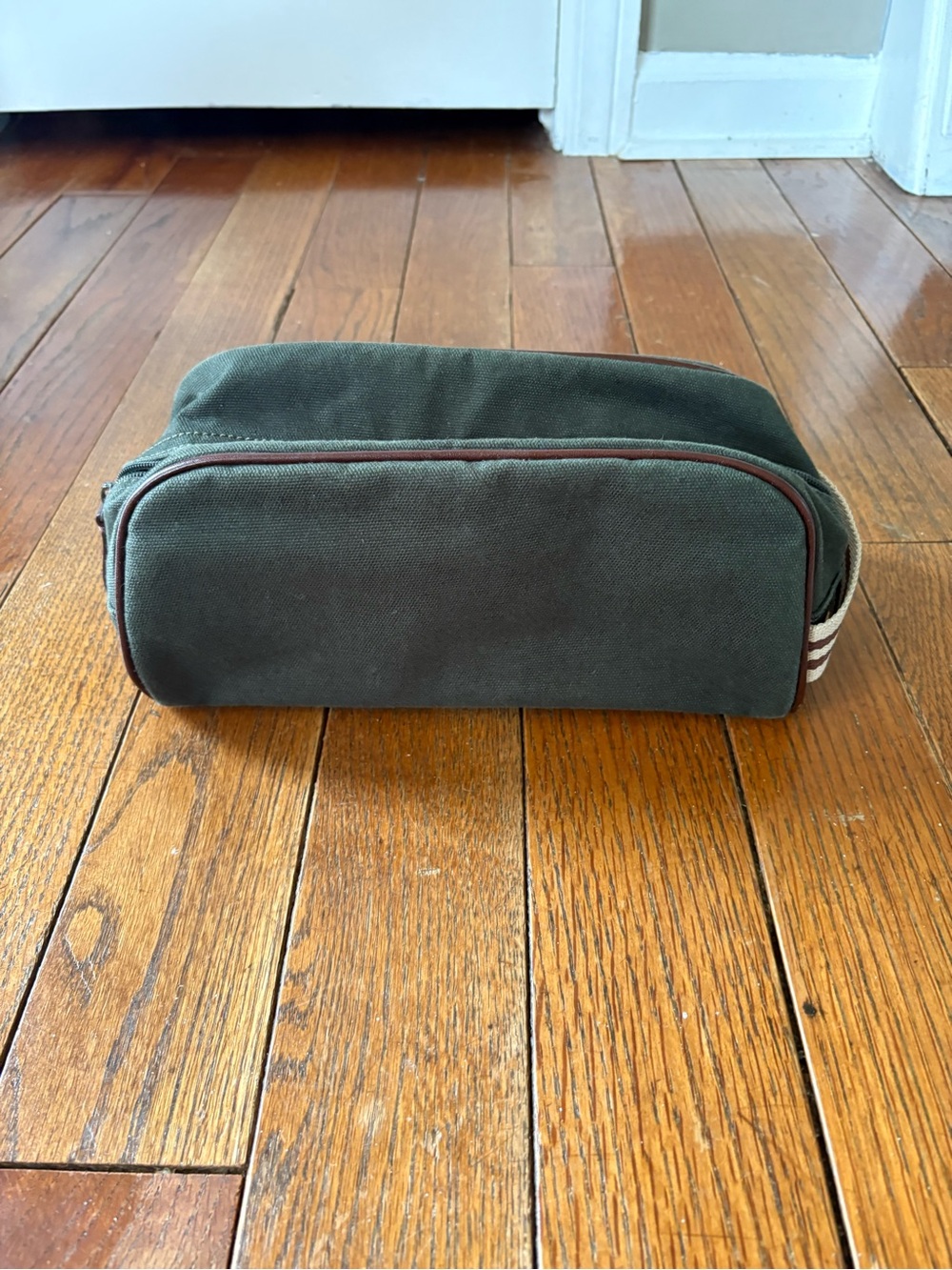 Baekgaard Sloan Toiletry Bag - Picture 4 of 7